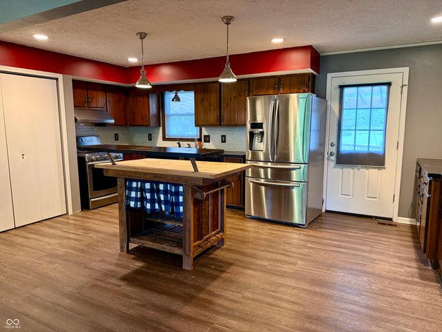 2 Holmes Court, Greenfield, IN 46140