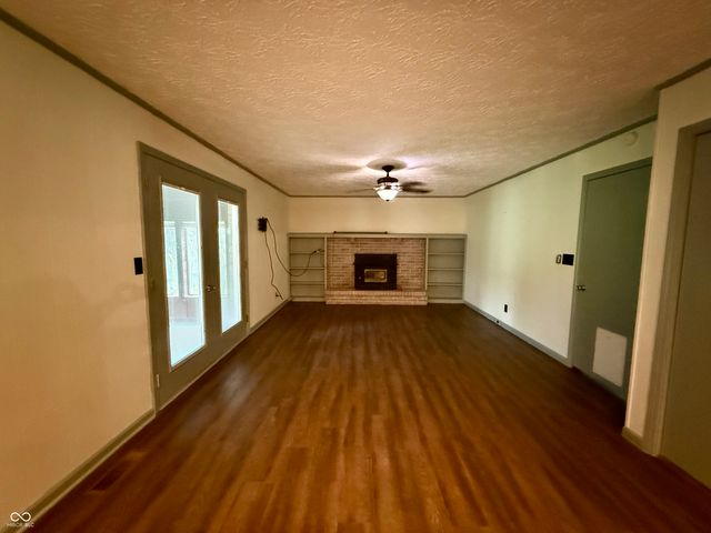 2 Holmes Court, Greenfield, IN 46140