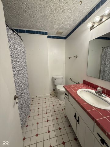2 Holmes Court, Greenfield, IN 46140
