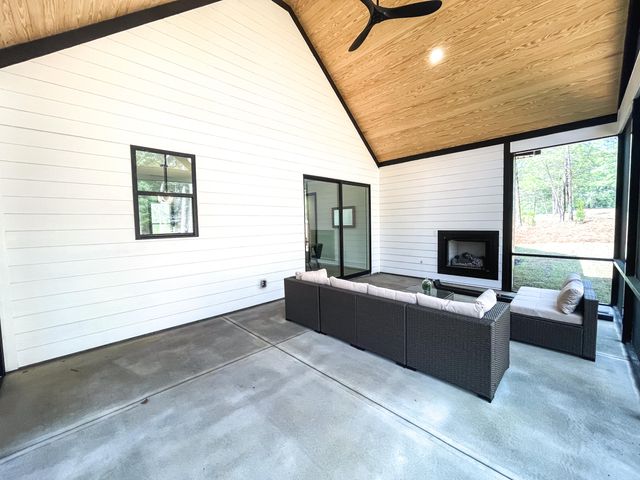 305 Wellington Court, Mc Cormick, SC 29835