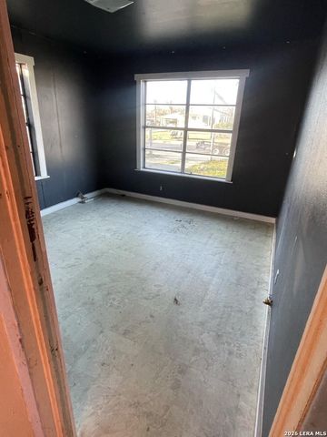 614 Sunglo, San Antonio, TX 78221