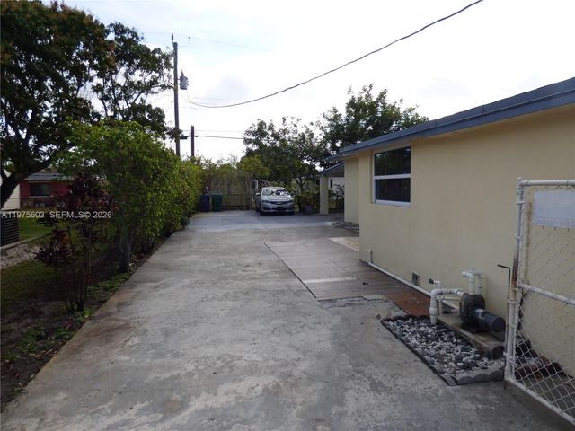 18813 NW 32nd Ave, Miami Gardens, FL 33056