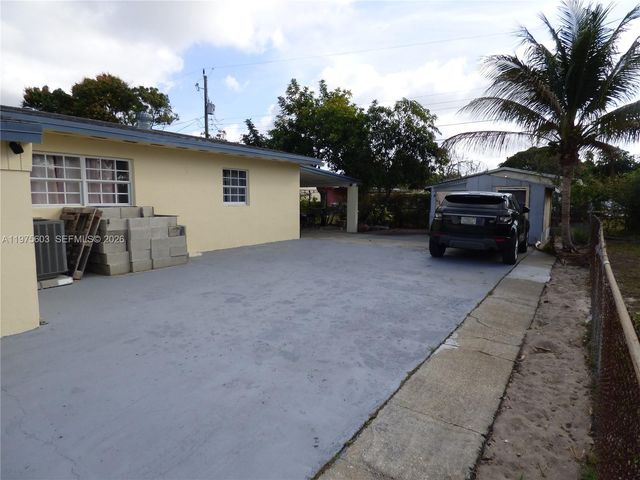 18813 NW 32nd Ave, Miami Gardens, FL 33056