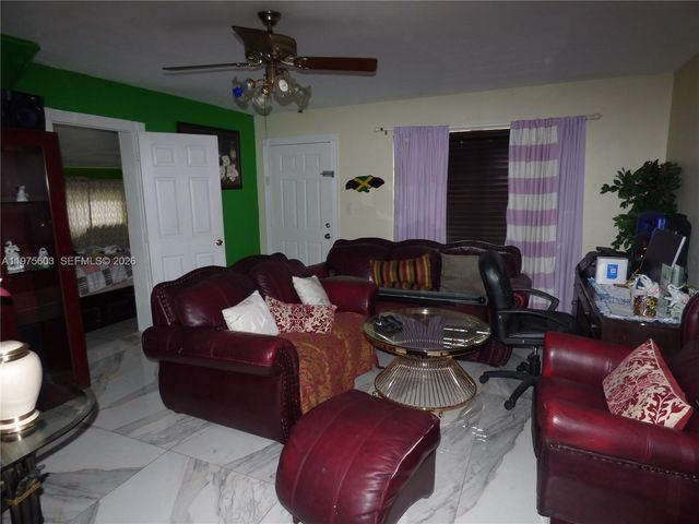 18813 NW 32nd Ave, Miami Gardens, FL 33056