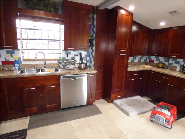 18813 NW 32nd Ave, Miami Gardens, FL 33056