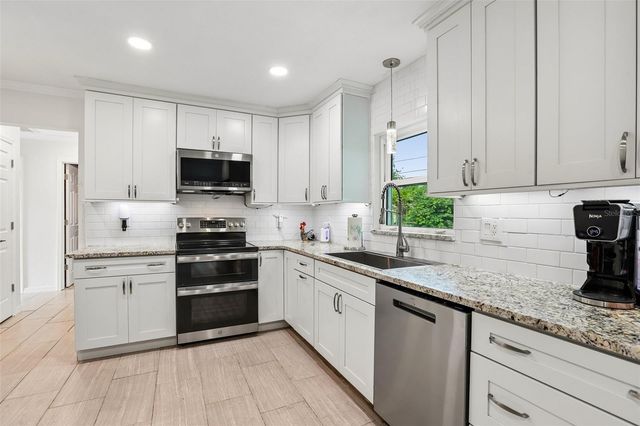 657 MARJON AVENUE, Dunedin, FL 34698