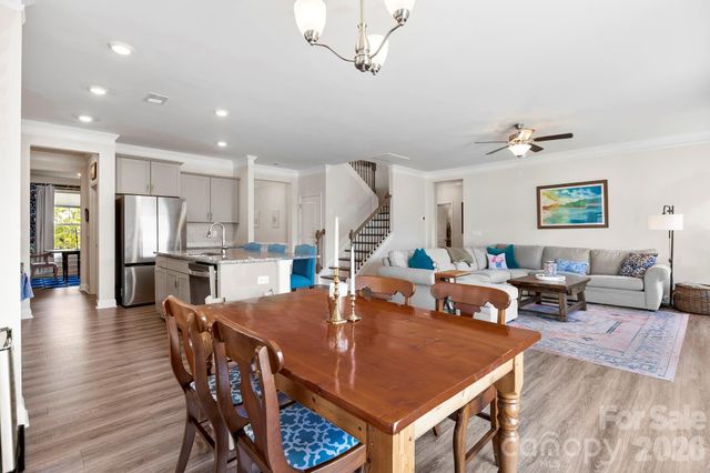 23 Thornberry Road, Hendersonville, NC 28792