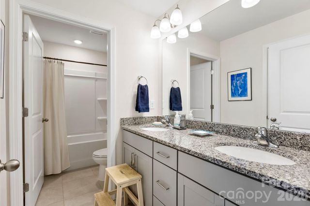 23 Thornberry Road, Hendersonville, NC 28792