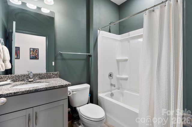 23 Thornberry Road, Hendersonville, NC 28792