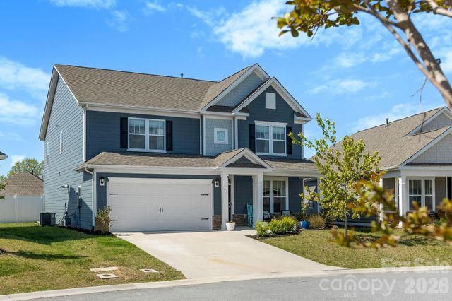 23 Thornberry Road, Hendersonville, NC 28792