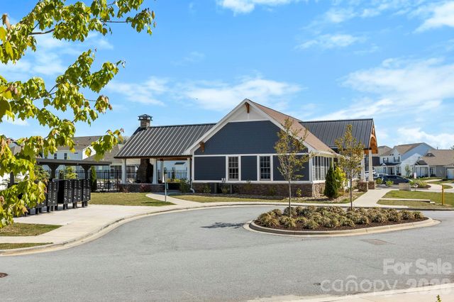 23 Thornberry Road, Hendersonville, NC 28792