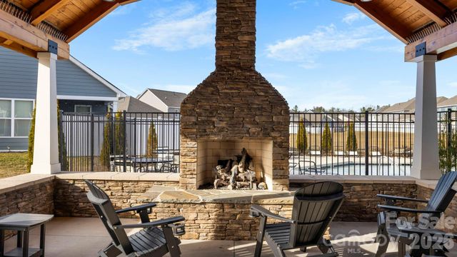 23 Thornberry Road, Hendersonville, NC 28792