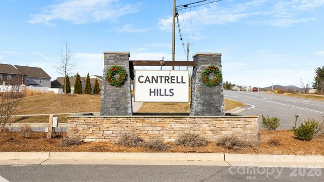 23 Thornberry Road, Hendersonville, NC 28792