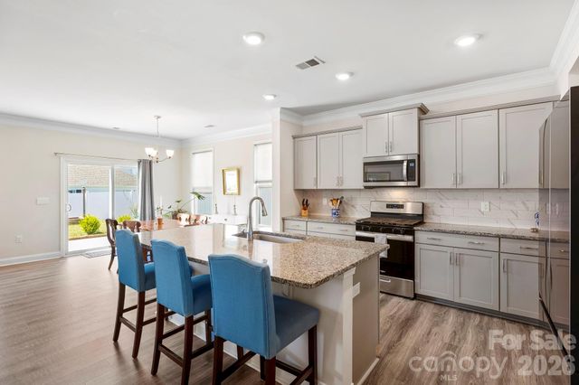 23 Thornberry Road, Hendersonville, NC 28792