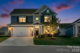23 Thornberry Road, Hendersonville, NC 28792