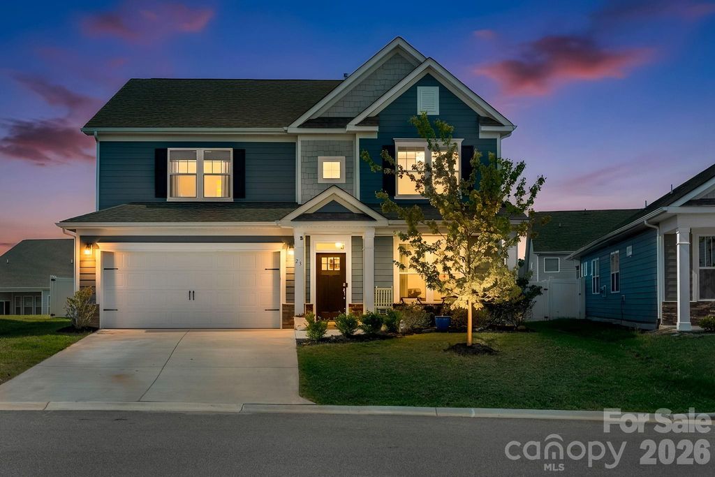 23 Thornberry Road, Hendersonville, NC 28792