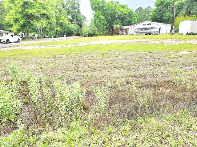 613 Old Jolly Bay Road, Freeport, FL 32439