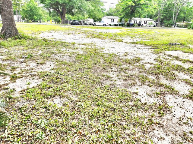 613 Old Jolly Bay Road, Freeport, FL 32439