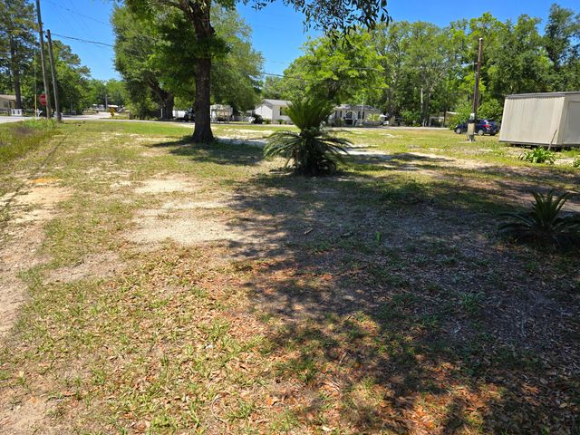 613 Old Jolly Bay Road, Freeport, FL 32439
