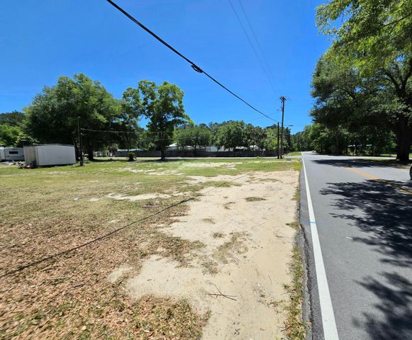613 Old Jolly Bay Road, Freeport, FL 32439