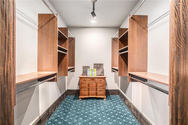 2930 Campbell Street, Kansas City, MO 64109