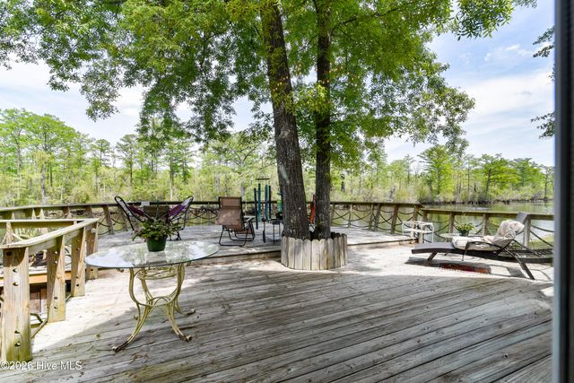 6655 Clarks Neck Road, Washington, NC 27889