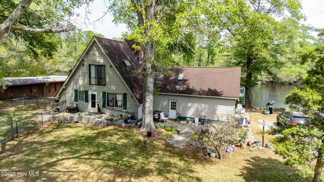6655 Clarks Neck Road, Washington, NC 27889