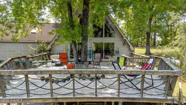 6655 Clarks Neck Road, Washington, NC 27889