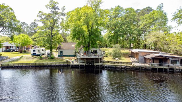 6655 Clarks Neck Road, Washington, NC 27889