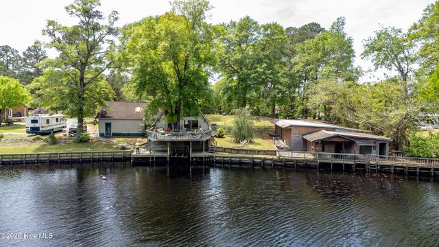 6655 Clarks Neck Road, Washington, NC 27889