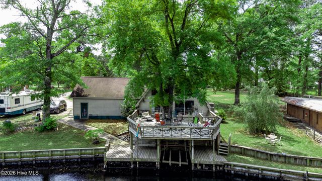 6655 Clarks Neck Road, Washington, NC 27889