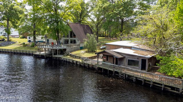6655 Clarks Neck Road, Washington, NC 27889