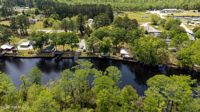 6655 Clarks Neck Road, Washington, NC 27889