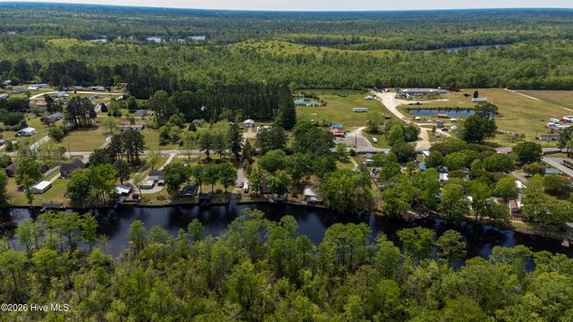 6655 Clarks Neck Road, Washington, NC 27889