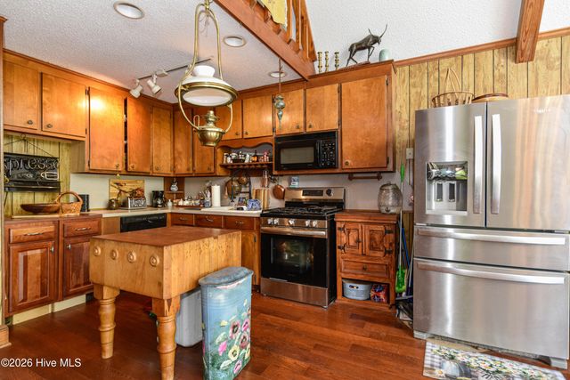 6655 Clarks Neck Road, Washington, NC 27889