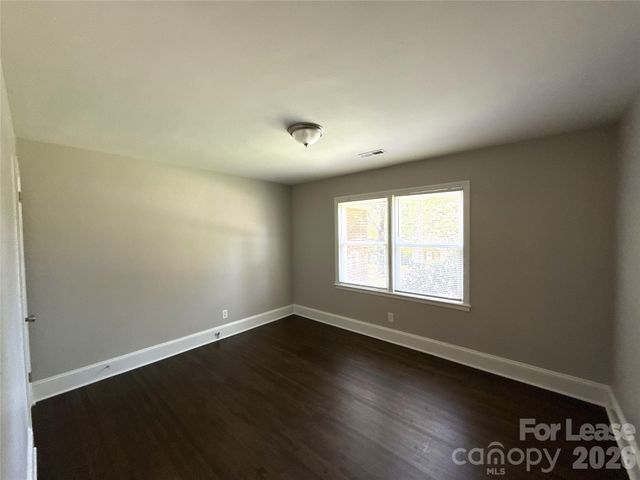 1000 Roanoke Avenue, Charlotte, NC 28205