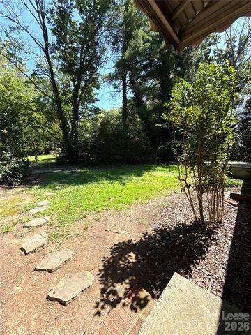 1000 Roanoke Avenue, Charlotte, NC 28205