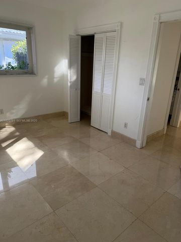 2015 Arch Creek Dr hse, North Miami, FL 33181