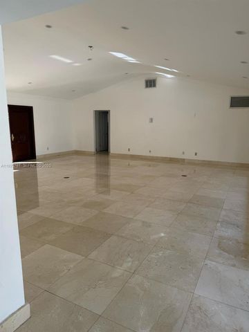 2015 Arch Creek Dr hse, North Miami, FL 33181