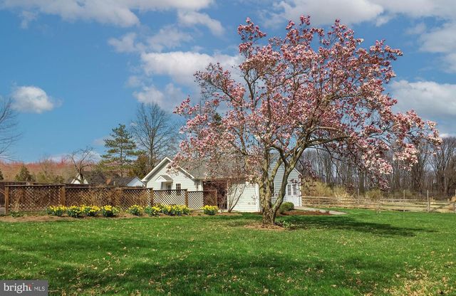 338 UPPER TINICUM CHURCH RD, Upper Black Eddy, PA 18972
