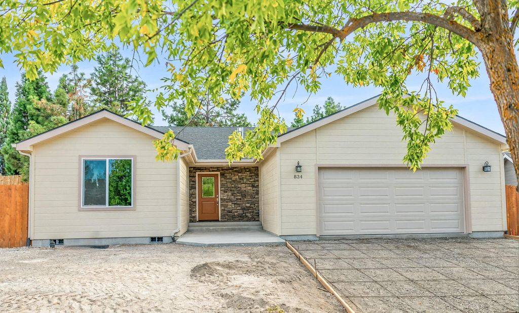 834 Quail Park Circle, Klamath Falls, OR 97601