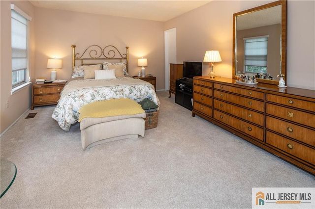 49 Albury Way, North Brunswick, NJ 08902