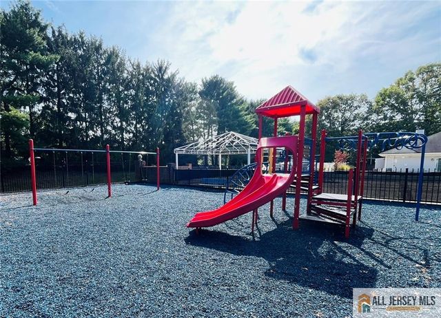 49 Albury Way, North Brunswick, NJ 08902