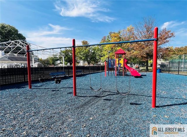 49 Albury Way, North Brunswick, NJ 08902