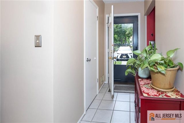 49 Albury Way, North Brunswick, NJ 08902