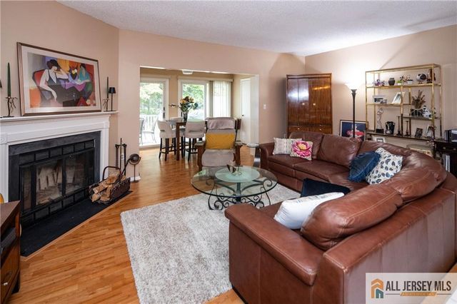 49 Albury Way, North Brunswick, NJ 08902