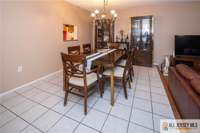 49 Albury Way, North Brunswick, NJ 08902