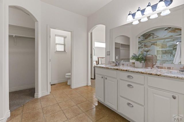 1507 Lynn Meadows Dr, Pueblo, CO 81005