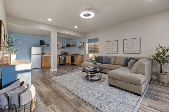 1507 Lynn Meadows Dr, Pueblo, CO 81005