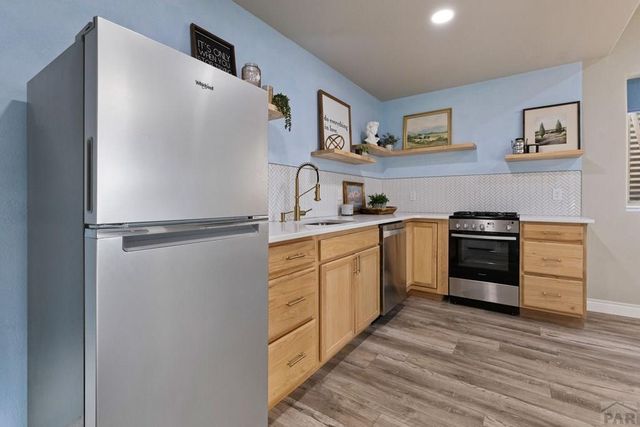 1507 Lynn Meadows Dr, Pueblo, CO 81005